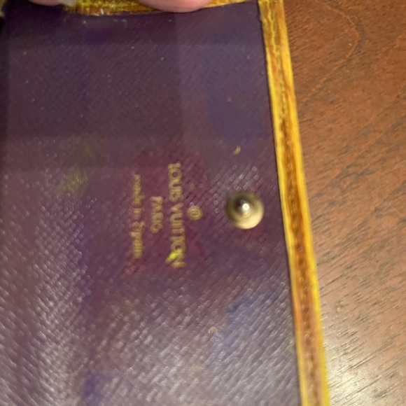 Louis Vuitton preloved key holder! Authentic - Picture 7 of 8